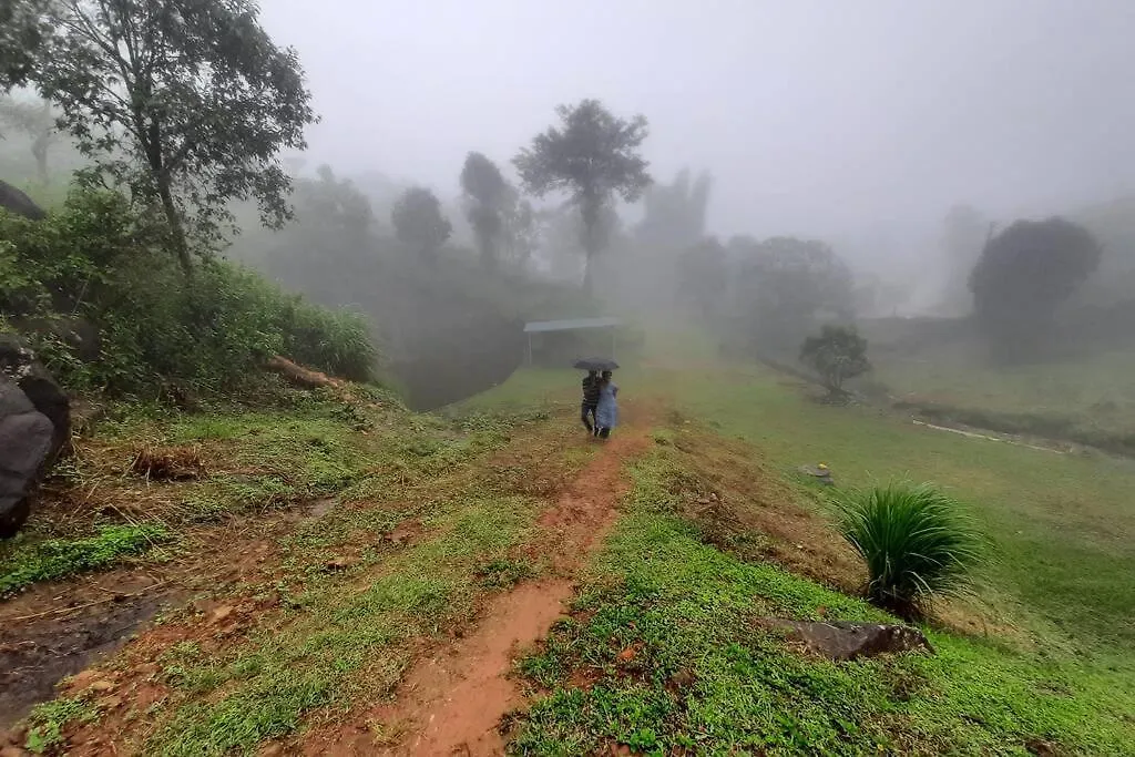Farmstay In ചില്ലുകൂടാരം At Les Domki Et Al. Vagamon 0*,