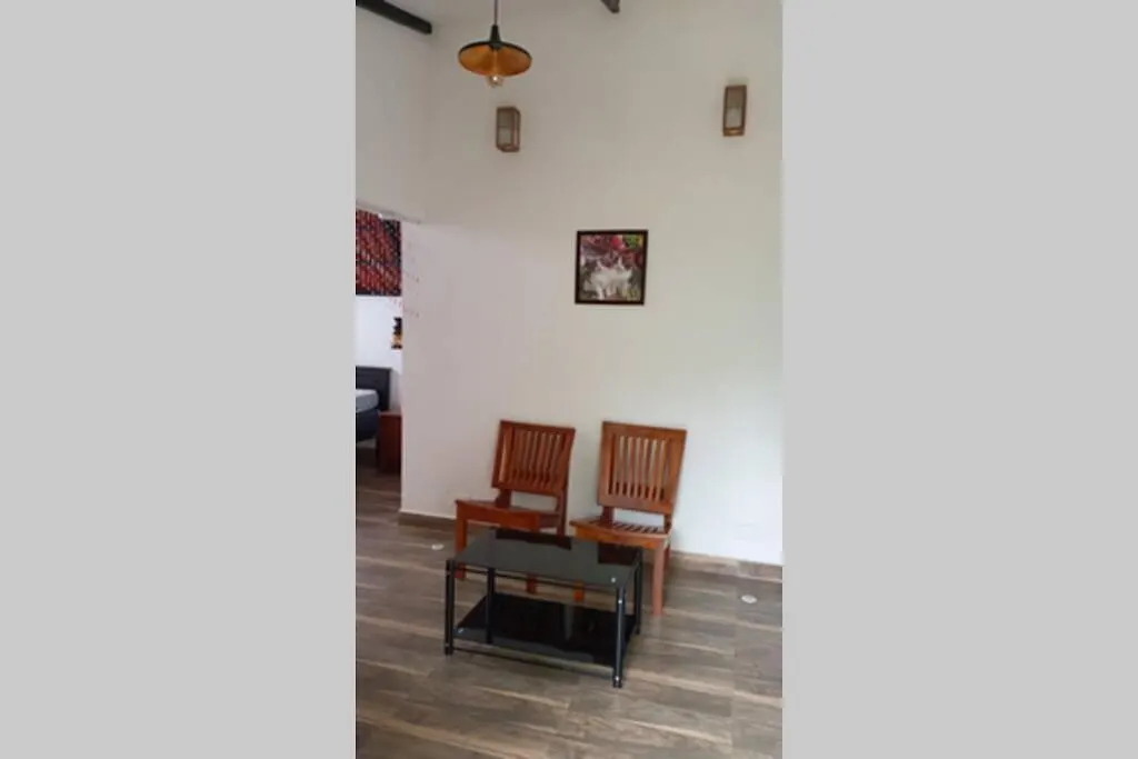 Farmstay In ചില്ലുകൂടാരം At Les Domki Et Al. Vagamon Tatil Evi